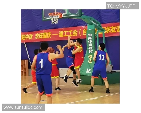 上海篮球队的拼搏之路：从低谷到巅峰的奋斗历程与荣耀回顾